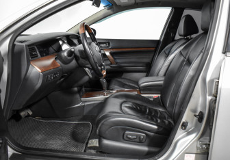 Подержанный автомобиль Nissan Teana 2006 года (11 фото)