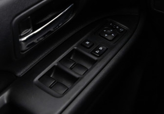 Подержанный автомобиль Mitsubishi Outlander 2013 года (17 фото)
