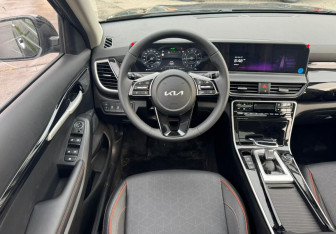 Новый Kia Seltos 2025 (10 фото)