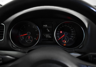 Подержанный автомобиль Volkswagen Golf Wagon 2009 года (17 фото)