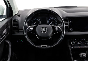 Подержанный автомобиль Skoda Karoq 2021 года (11 фото)