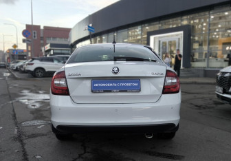 Подержанный автомобиль Skoda Rapid Liftback 2018 года (5 фото)