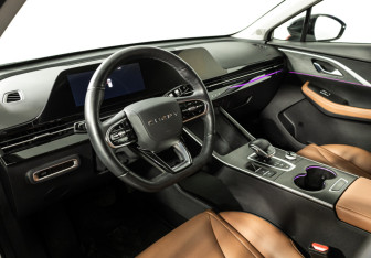Подержанный автомобиль Omoda C5 2022 года (11 фото)