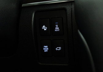 Подержанный автомобиль Toyota Land Cruiser Suv 2018 года (23 фото)