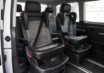 Подержанный автомобиль Volkswagen Multivan 2020 года (35 фото)