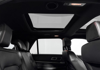 Подержанный автомобиль Ford Explorer 2017 года (21 фото)