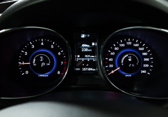 Подержанный автомобиль Hyundai Santa Fe 2014 года (12 фото)