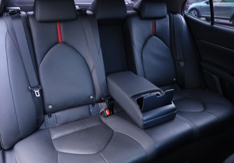 Подержанный автомобиль Toyota Camry Sedan 2021 года (30 фото)