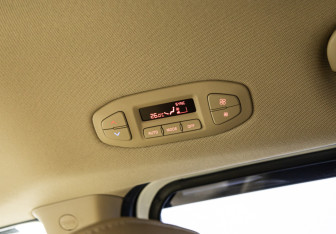 Подержанный автомобиль Kia Carnival 2020 года (18 фото)