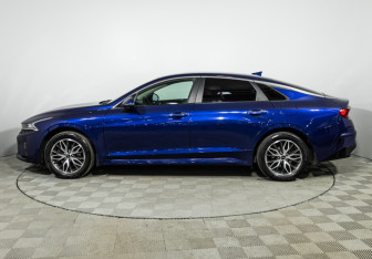 Подержанный автомобиль Kia K5 2020 года (8 фото)