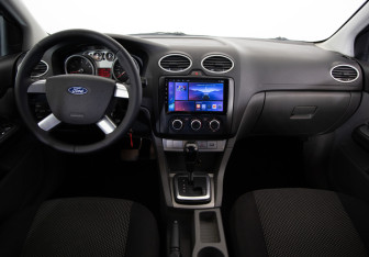 Подержанный автомобиль Ford Focus Hatchback 2010 года (9 фото)