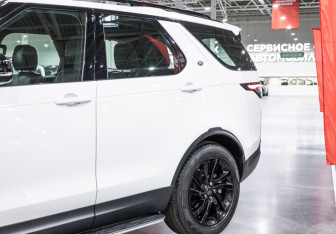 Подержанный автомобиль Land Rover Discovery 2019 года (3 фото)