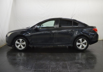 Подержанный автомобиль Chevrolet Cruze Sedan 2011 года (8 фото)