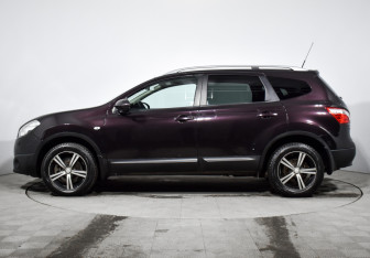 Подержанный автомобиль Nissan Qashqai+2 2011 года (8 фото)