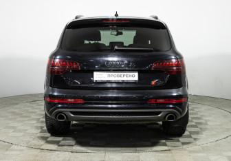 Подержанный автомобиль Audi Q7 2014 года (6 фото)
