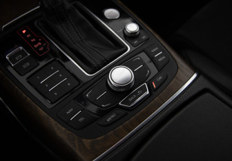 Подержанный автомобиль Audi A7 2012 года (17 фото)