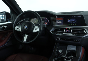 Подержанный автомобиль BMW X5 2022 года (15 фото)