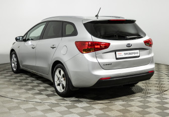 Подержанный автомобиль Kia Ceed Hatchback 2012 года (7 фото)