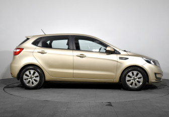 Подержанный автомобиль Kia Rio Hatchback 2014 года (4 фото)