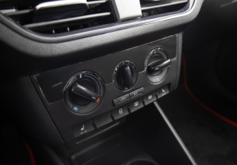 Подержанный автомобиль Skoda Rapid Liftback 2021 года (19 фото)