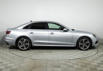 Подержанный автомобиль Audi A4 Sedan 2020 года (4 фото)