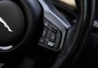 Подержанный автомобиль Jaguar F-Type Coupe 2016 года (21 фото)