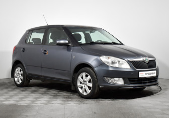 Подержанный автомобиль Skoda Fabia Hatchback 2011 года (3 фото)