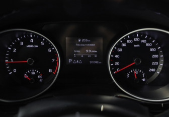 Подержанный автомобиль Kia Ceed Hatchback 2020 года (13 фото)