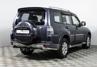 Подержанный автомобиль Mitsubishi Pajero 2008 года (5 фото)