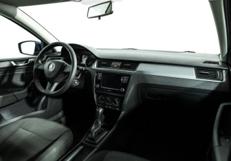 Подержанный автомобиль Skoda Rapid Liftback 2018 года (9 фото)