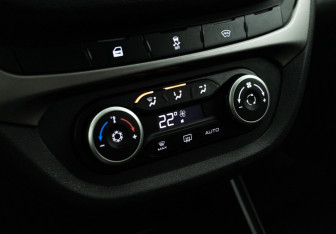 Подержанный автомобиль LADA (ВАЗ) Vesta Sedan 2018 года (16 фото)