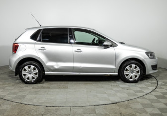 Подержанный автомобиль Volkswagen Polo Hatchback 2012 года (4 фото)