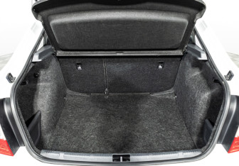 Подержанный автомобиль Skoda Rapid Liftback 2016 года (16 фото)