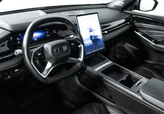 Подержанный автомобиль Geely Preface 2024 года (11 фото)