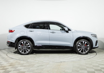 Подержанный автомобиль Geely Tugella 2023 года (4 фото)