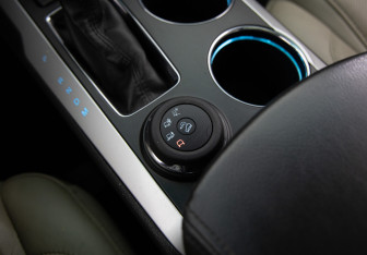 Подержанный автомобиль Ford Explorer 2014 года (16 фото)