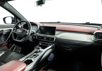 Подержанный автомобиль Geely Coolray 2023 года (9 фото)