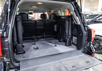 Подержанный автомобиль Toyota Land Cruiser Suv 2012 года (26 фото)