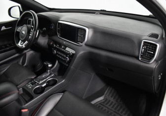 Подержанный автомобиль Kia Sportage 2018 года (12 фото)