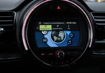 Подержанный автомобиль MINI Clubman Wagon 2019 года (16 фото)