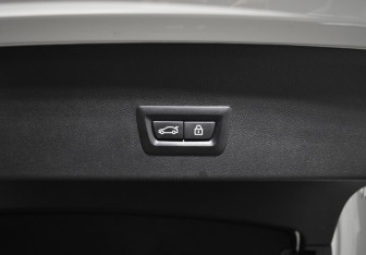 Подержанный автомобиль BMW X4 2020 года (22 фото)