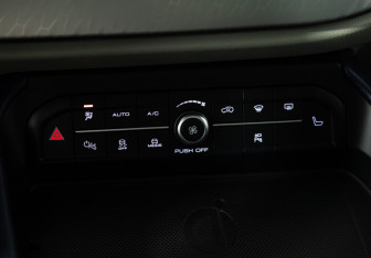 Подержанный автомобиль Haval F7 2023 года (17 фото)