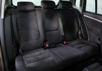 Подержанный автомобиль Volkswagen Tiguan 2015 года (23 фото)