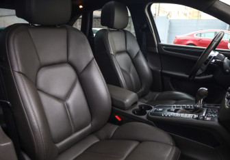 Подержанный автомобиль Porsche Macan 2018 года (27 фото)