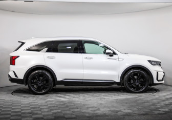 Подержанный автомобиль Kia Sorento 2020 года (4 фото)