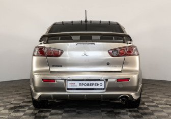 Подержанный автомобиль Mitsubishi Lancer Sedan 2008 года (6 фото)