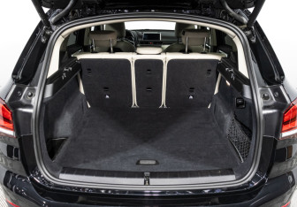 Подержанный автомобиль BMW X1 2020 года (20 фото)