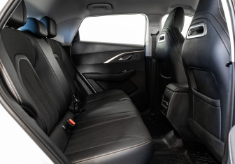 Подержанный автомобиль Omoda C5 2023 года (21 фото)