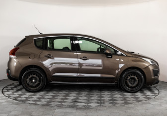 Подержанный автомобиль Peugeot 3008 2014 года (4 фото)