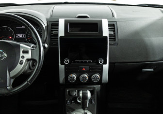 Подержанный автомобиль Nissan X-Trail 2014 года (14 фото)